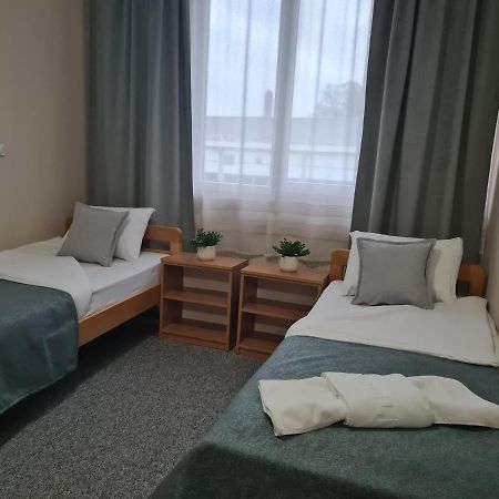 Garni Hotel Alma 皮罗特 外观 照片