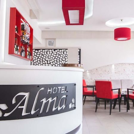 Garni Hotel Alma 皮罗特 外观 照片