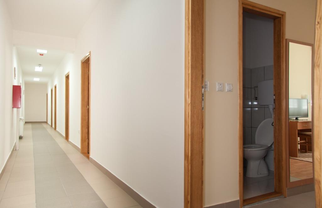 Garni Hotel Alma 皮罗特 外观 照片