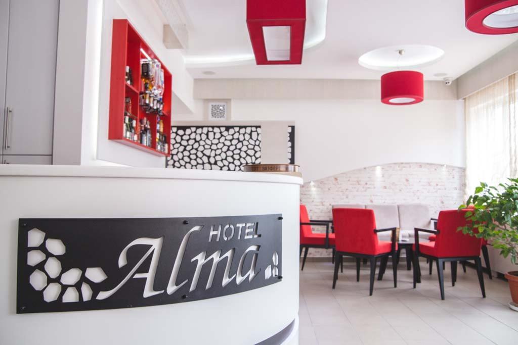 Garni Hotel Alma 皮罗特 外观 照片
