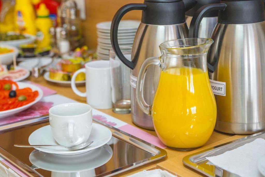 Garni Hotel Alma 皮罗特 外观 照片