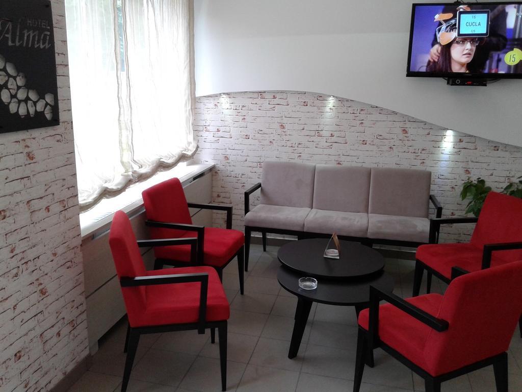 Garni Hotel Alma 皮罗特 外观 照片
