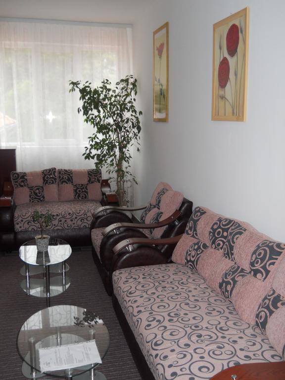 Garni Hotel Alma 皮罗特 外观 照片