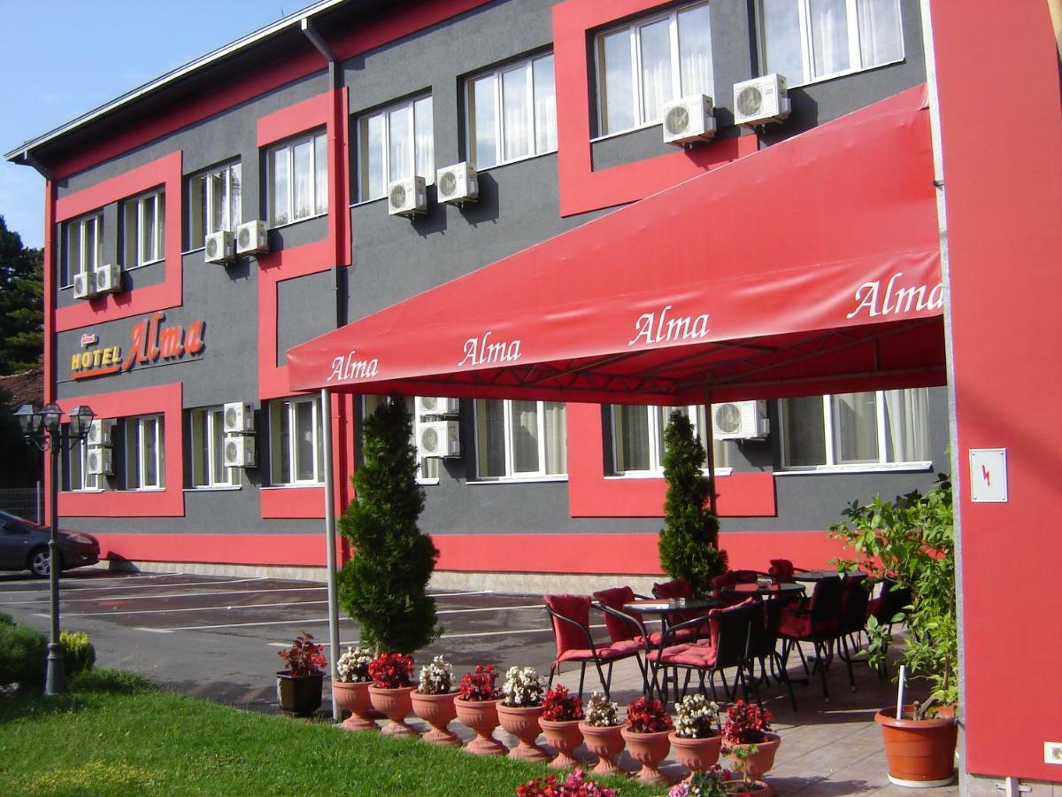 Garni Hotel Alma 皮罗特 外观 照片